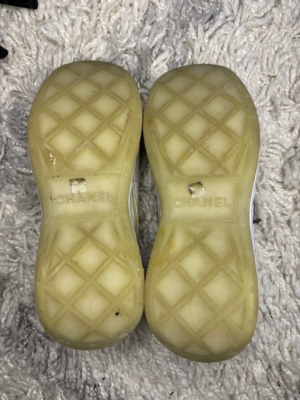 CHANEL Velvet calfskin mixed fibers CC sneakers 37 White grey yellow - Picture 6 of 7